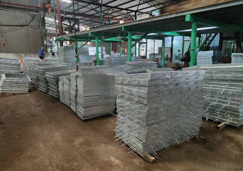 các mặt hàng sắt thép hay mạ kẽm nhúng nóng