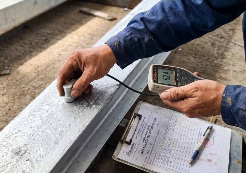 đo độ dày lớp mạ kẽm nhúng nóng thực tế